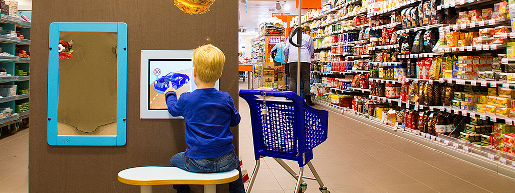 Speelconcept in de Albert Heijn met touchscreen spel